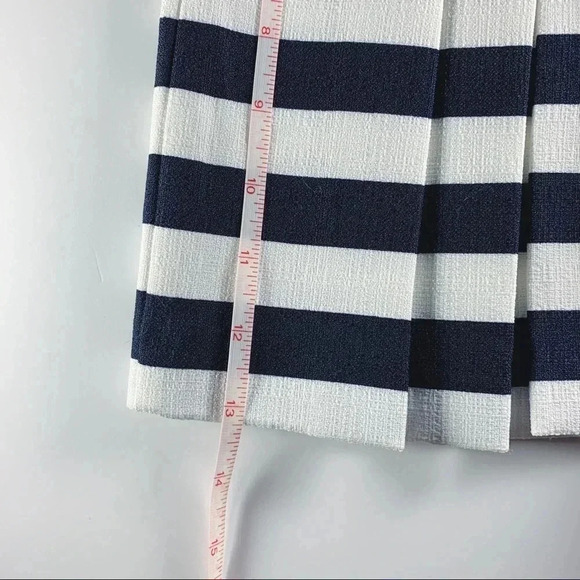 Everly Pleated High Waisted Shorts - Picture 6 of 7